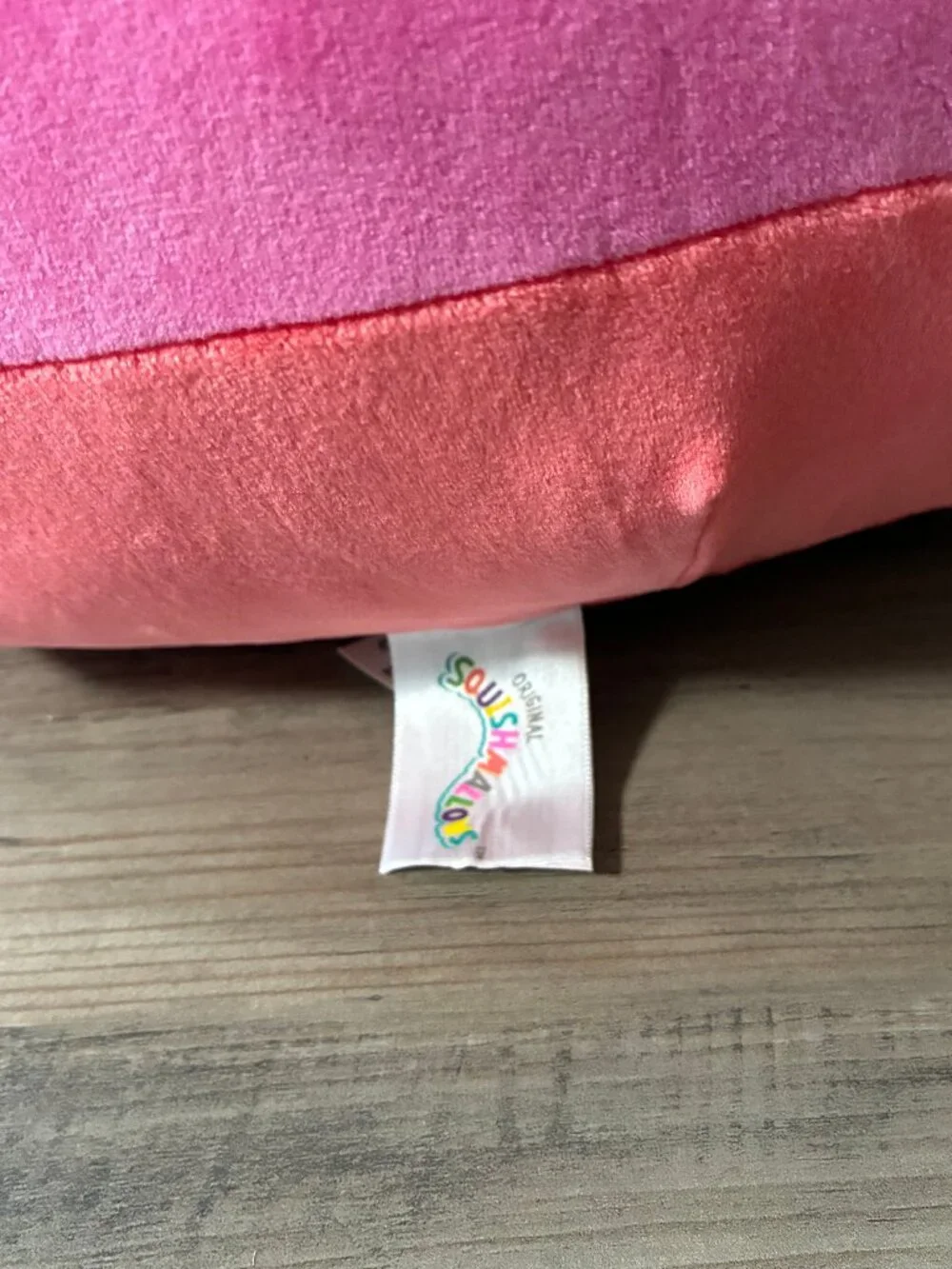 Pama Strawberry Cake Pop Squishmallows